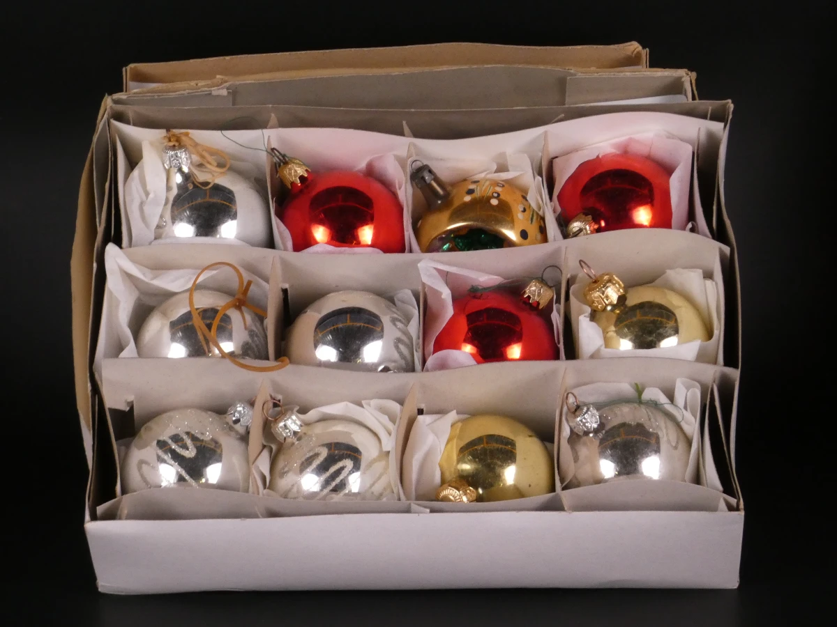 Set vintage kerstballen in dozen - foto 6