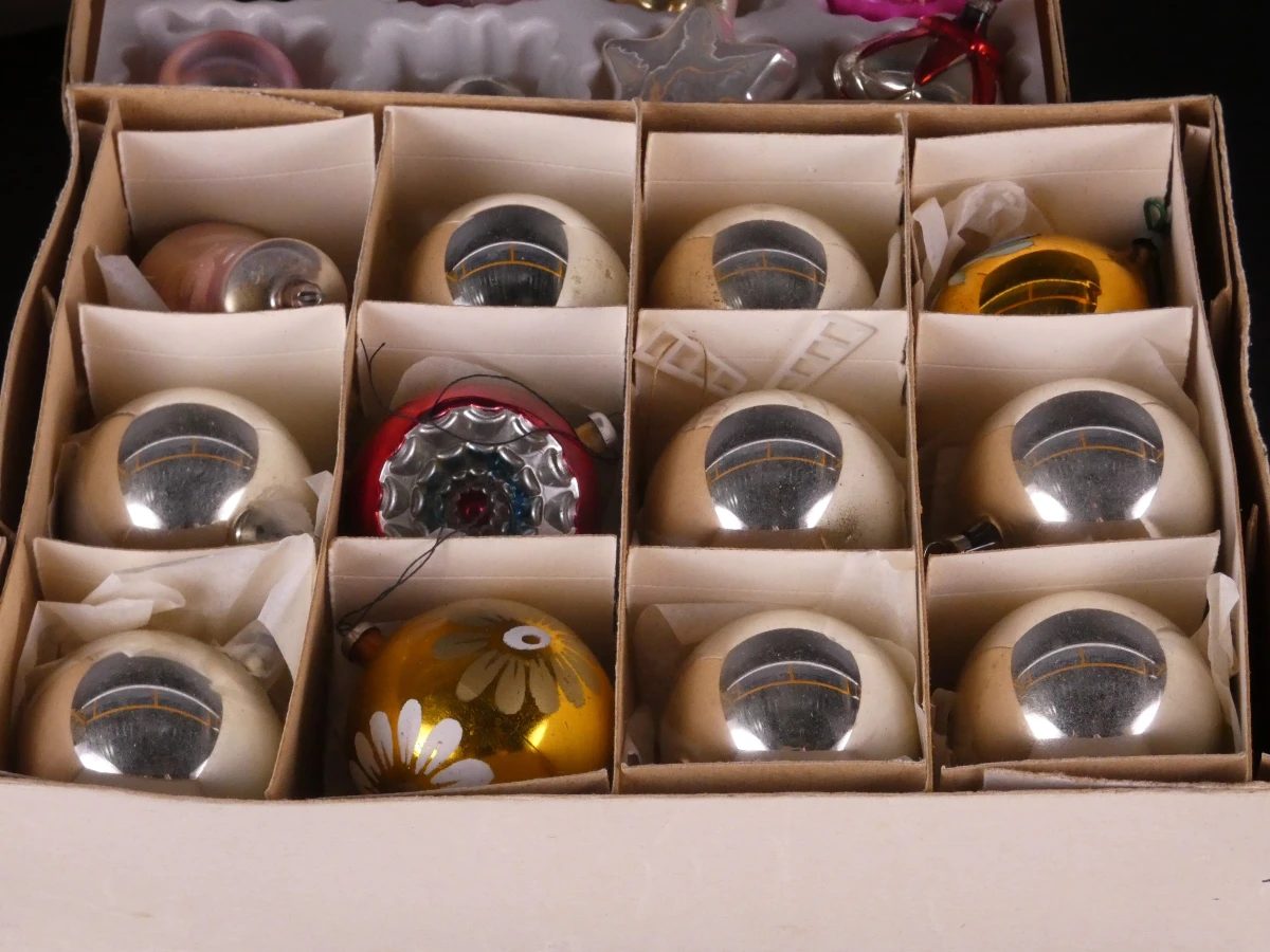 Set vintage kerstballen in dozen - foto 2