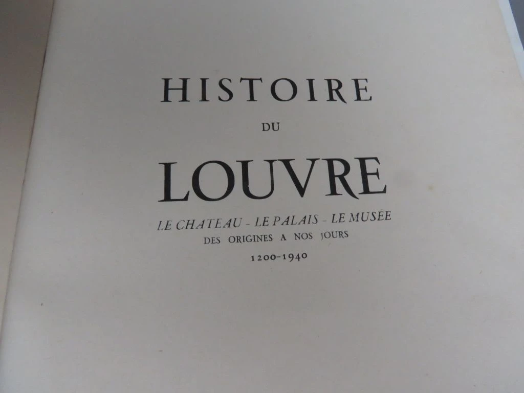 Boekenreeks en boek over de geschiedenis van het Louvre - foto 2