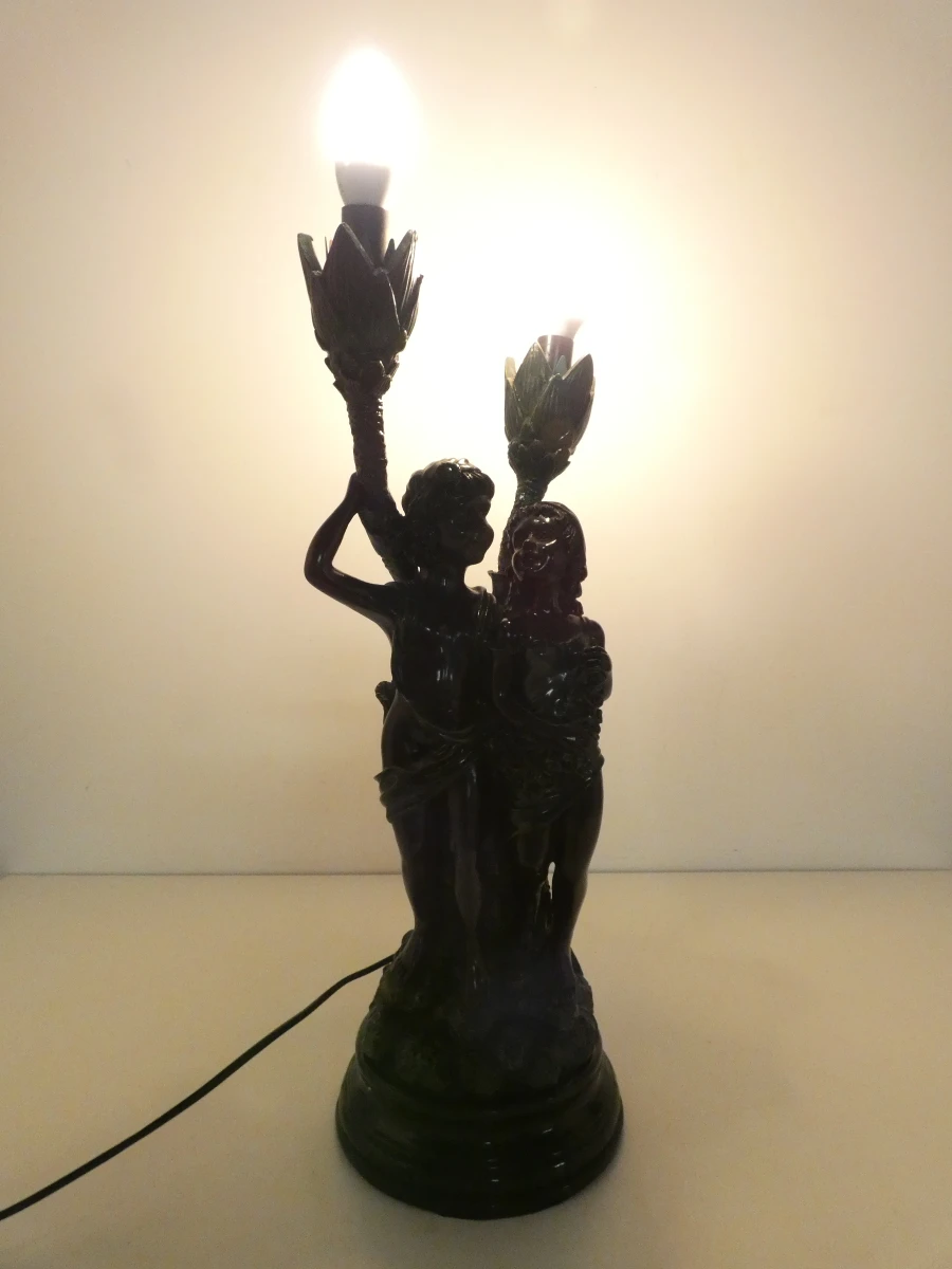 Bloemvormige lamp met standbeeldengroep Jonge Geliefden - foto 5