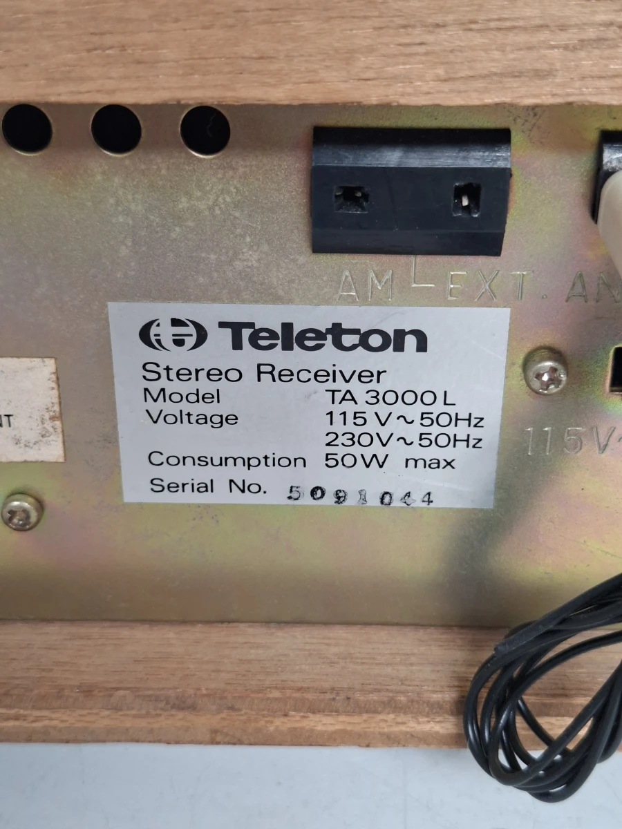 🎶 Vintage Teleton TA 3000 L – Jaren '70 Stereo Tuner/Amplifier (Houtnerf Look) - foto 4