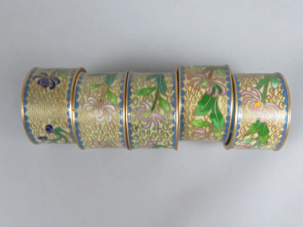 Set van 10 handgemaakte cloisonné servetringen met bloemmotief - foto 11