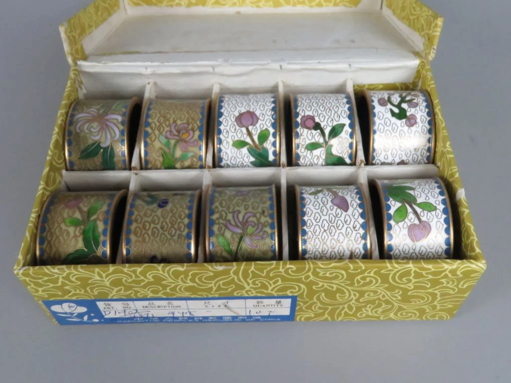 Set van 10 handgemaakte cloisonné servetringen met bloemmotief - foto 2