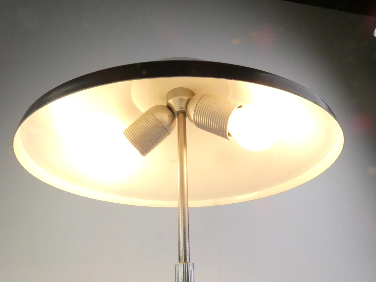 Tijdloos Deens Design (Jo Hammerborg Stijl!) bureaulamp met metalen voet - foto 5