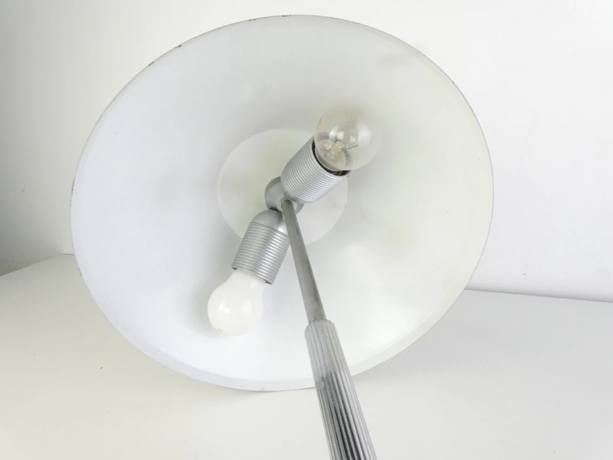 Tijdloos Deens Design (Jo Hammerborg Stijl!) bureaulamp met metalen voet - foto 10