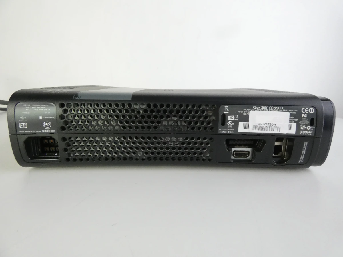 Gelimiteerde Xbox 360 console met controller en Elite Call of Duty: Modern Warfare 2 Limited Edition - foto 11