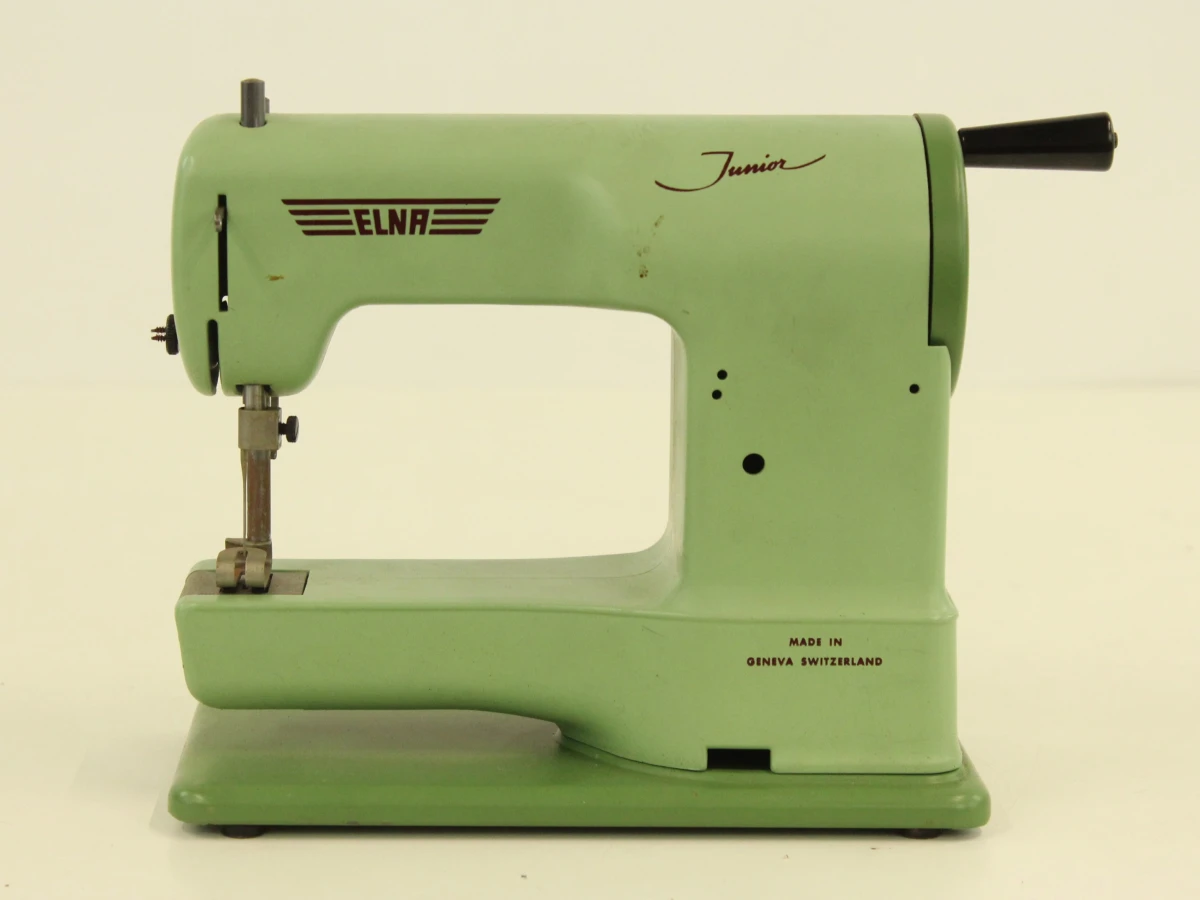 Vintage Elna Junior naaimachine met koffer - foto 4