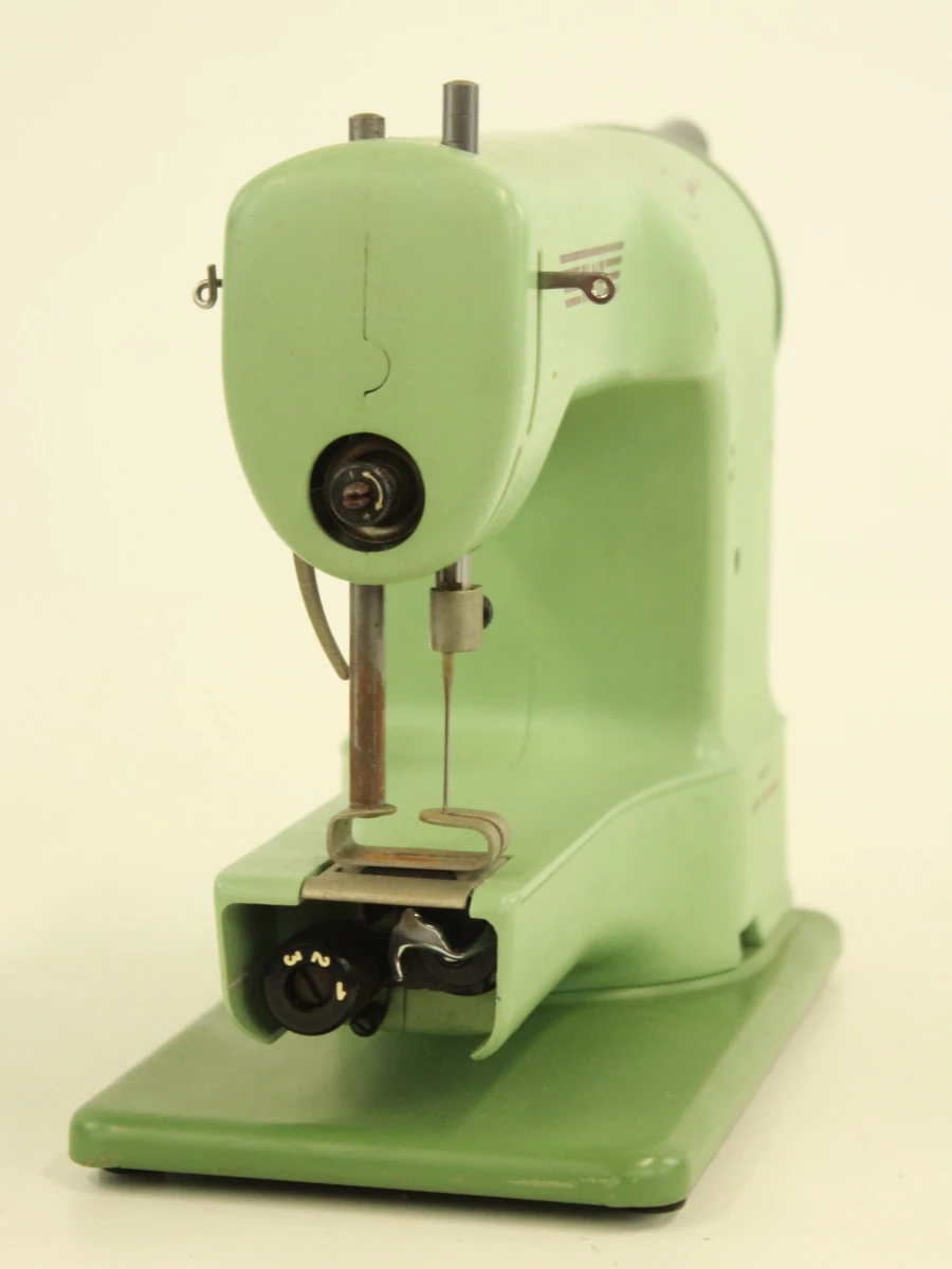 Vintage Elna Junior naaimachine met koffer - foto 5