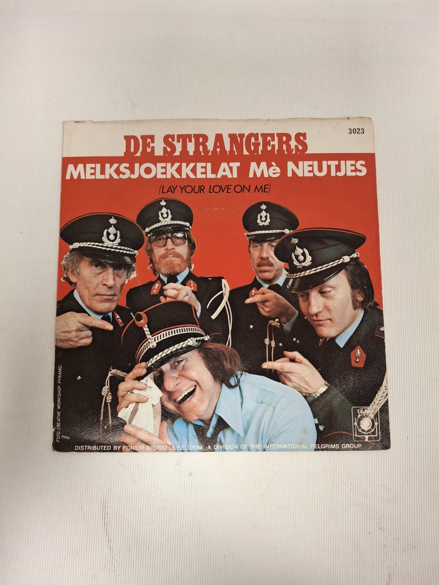 Lot singles en elpees van De Strangers - foto 3