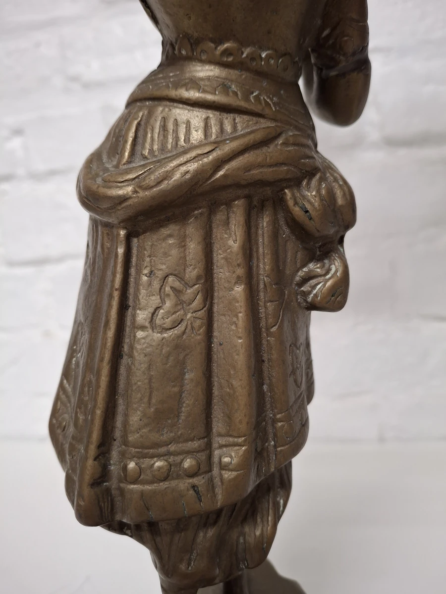 Paar vintage vijfarmige kandelaars met figuren - foto 7