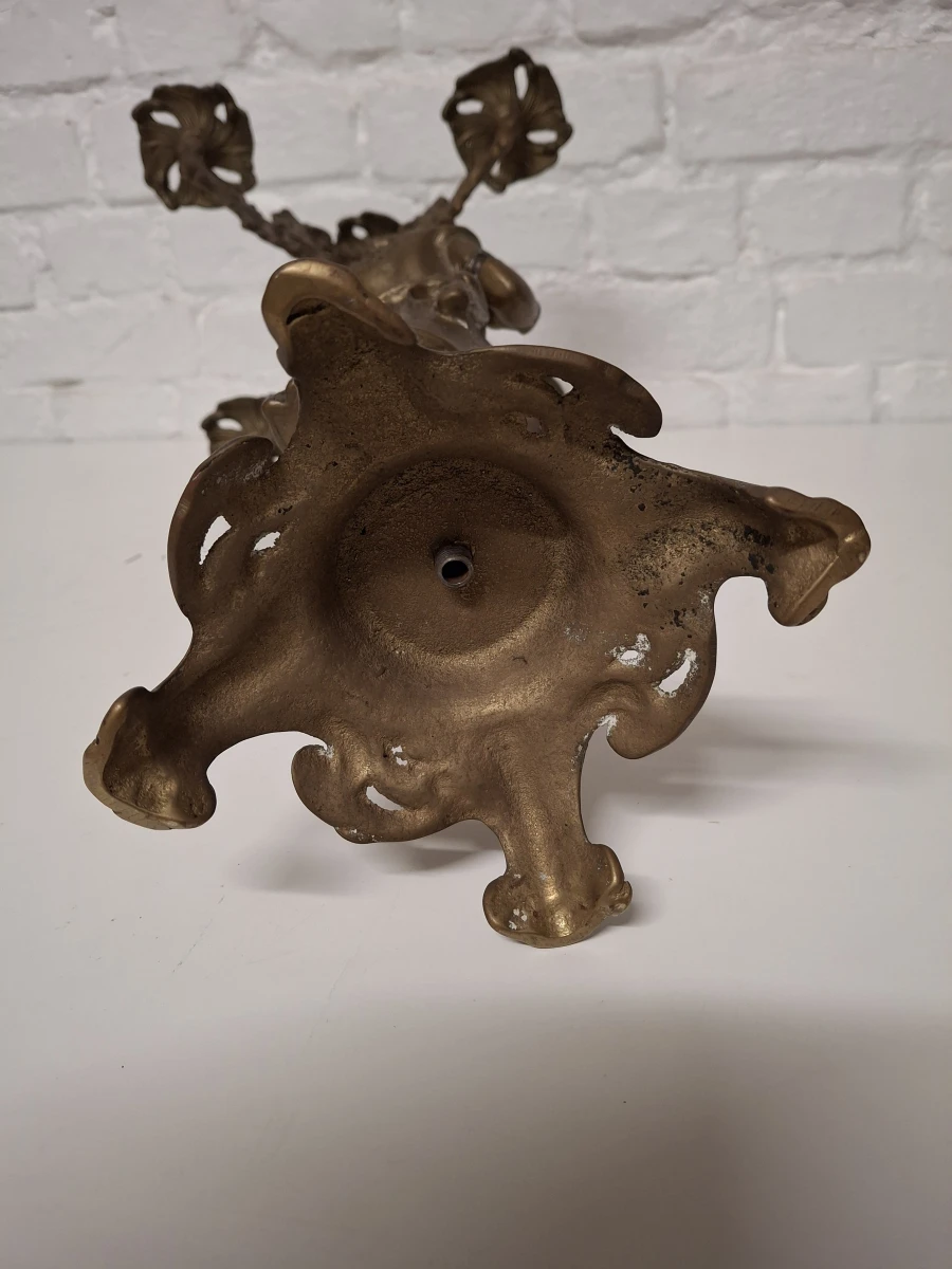 Paar vintage vijfarmige kandelaars met figuren - foto 8