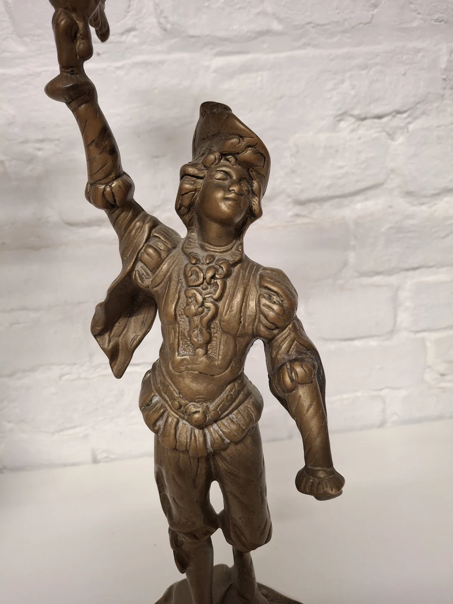 Paar vintage vijfarmige kandelaars met figuren - foto 3