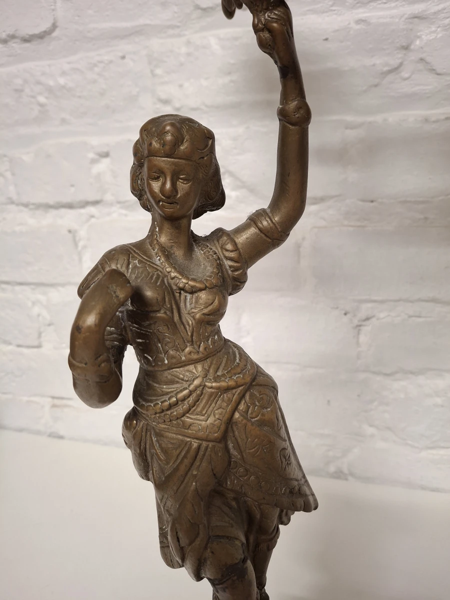 Paar vintage vijfarmige kandelaars met figuren - foto 2