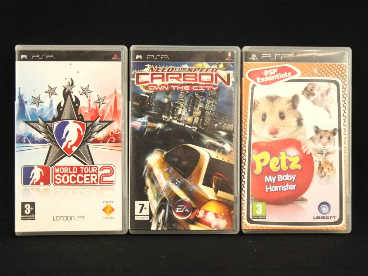 Set van 21 PSP-spellen met draaghoes - foto 7