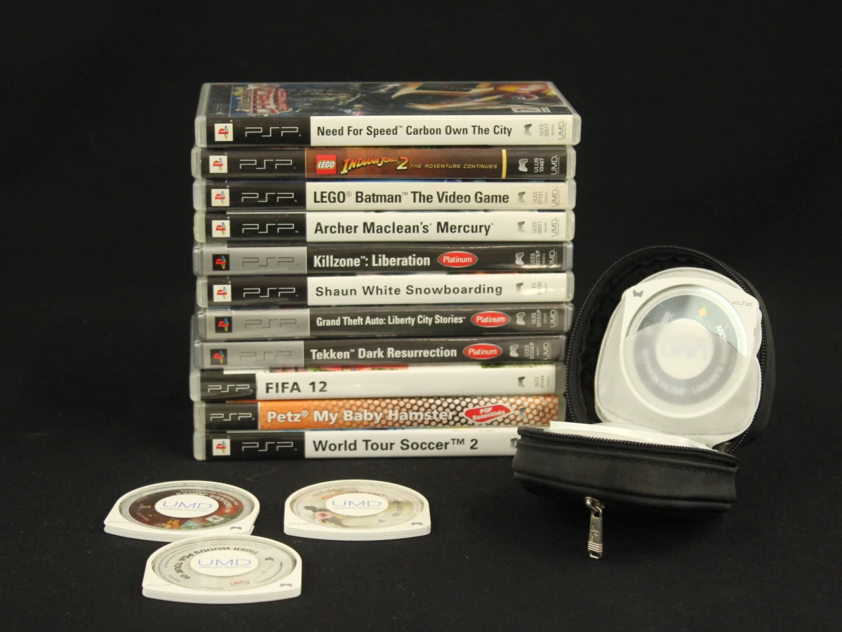 Set van 21 PSP-spellen met draaghoes - foto 10