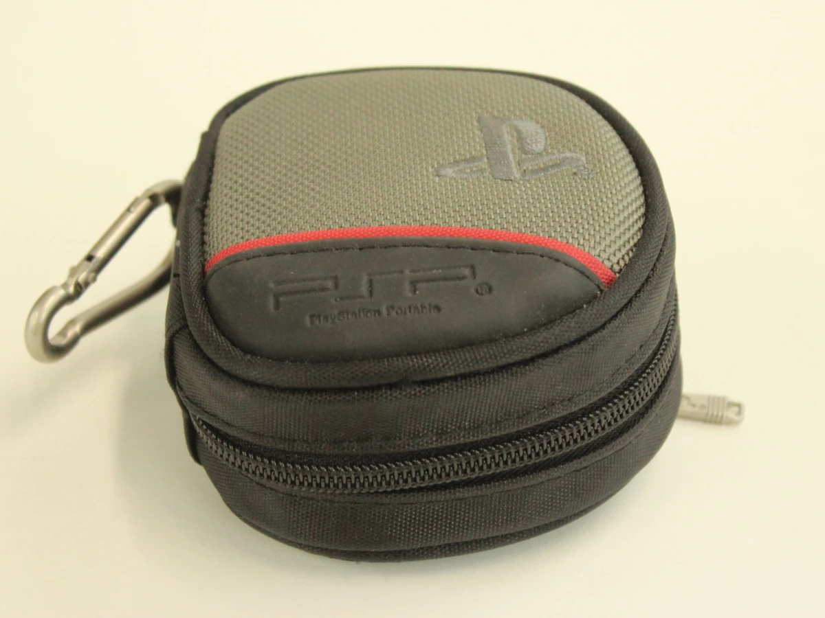 Set van 21 PSP-spellen met draaghoes - foto 13