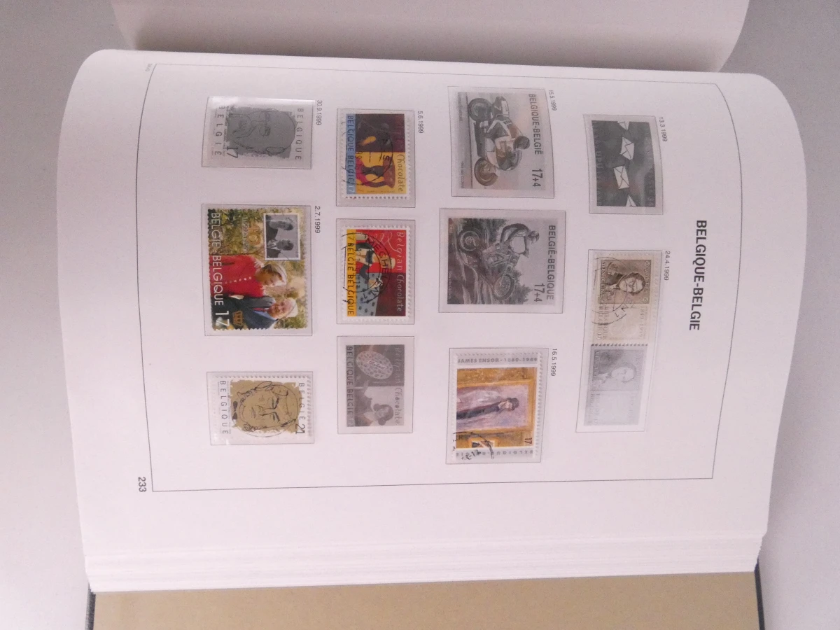 Grote verzameling postzegels met album en losse vellen - foto 17