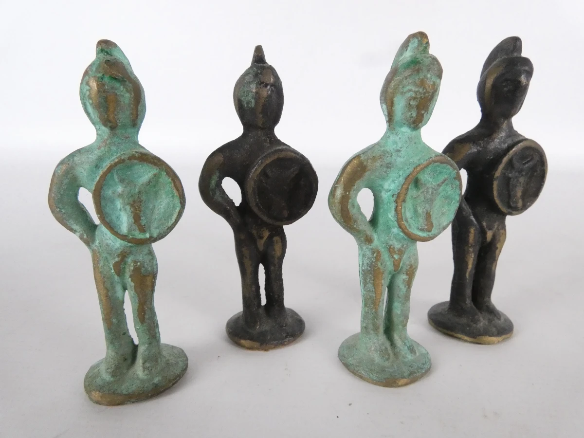 Vintage schaakspel met metalen stukken en bord - foto 7