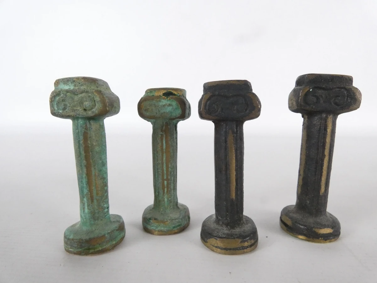 Vintage schaakspel met metalen stukken en bord - foto 9