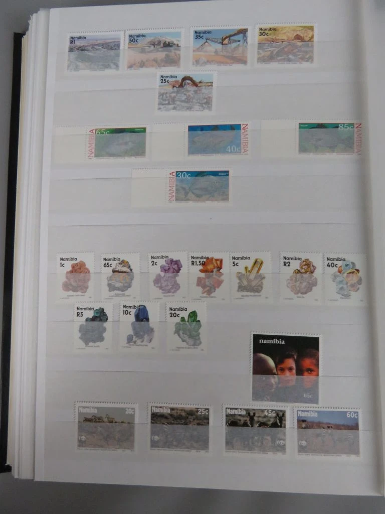Postzegelverzameling in album - foto 37