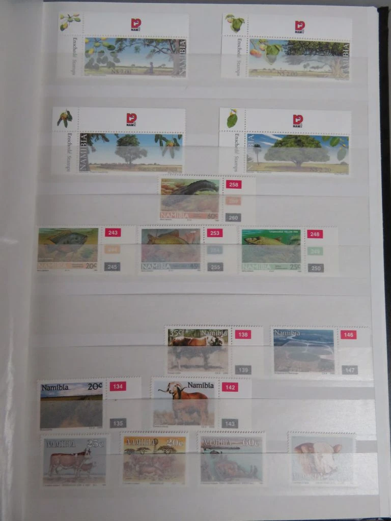Postzegelverzameling in album - foto 36