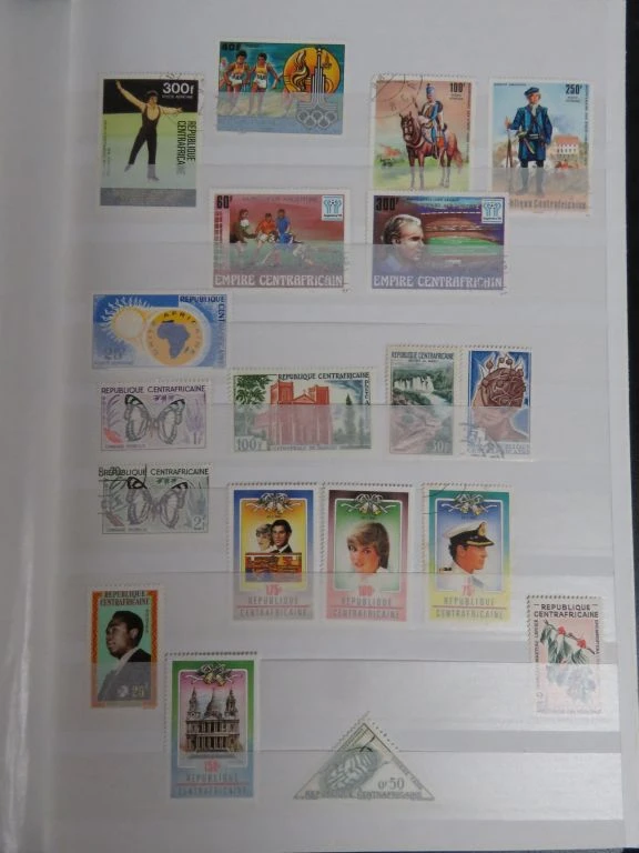 Postzegelverzameling in album - foto 46