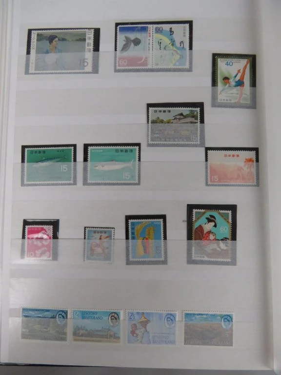 Postzegelverzameling in album - foto 55