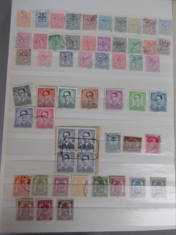 Postzegelverzameling in album - foto 32