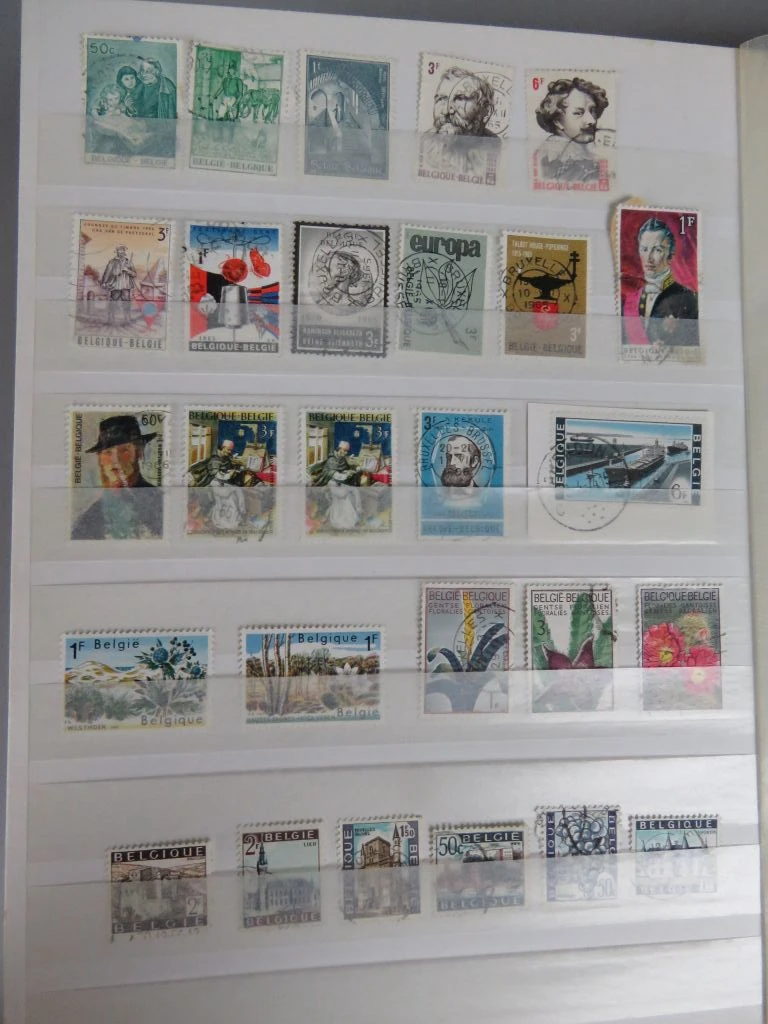 Postzegelverzameling in album - foto 28