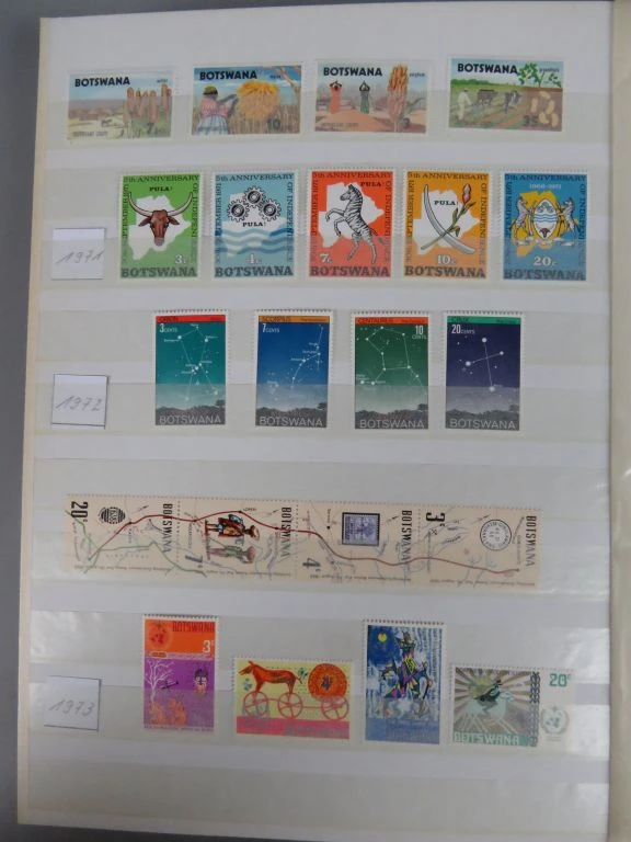 Postzegelverzameling in album met diverse Botswana postzegels - foto 36