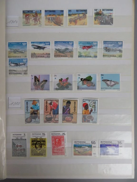 Postzegelverzameling in album met diverse Botswana postzegels - foto 3