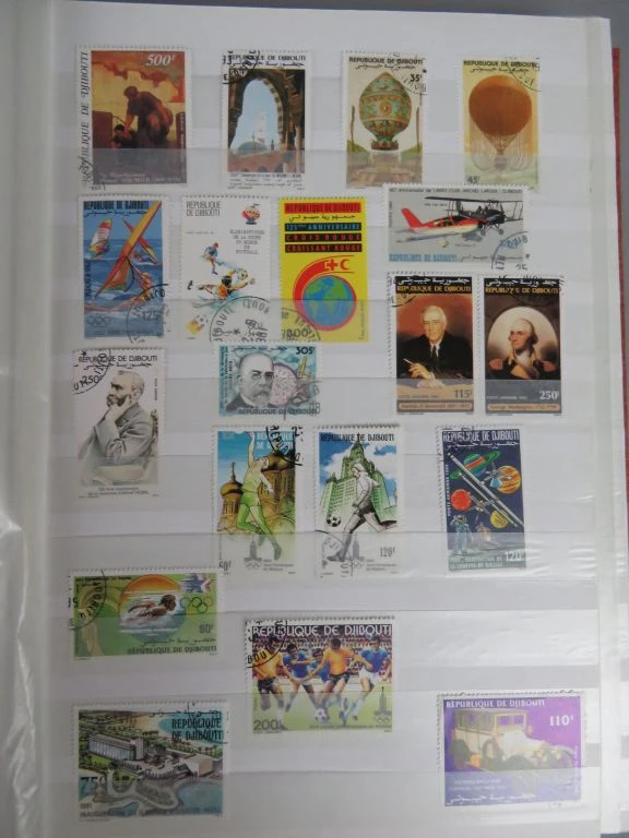 Postzegelverzameling in oranje album - foto 47