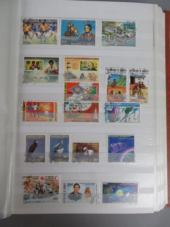 Postzegelverzameling in oranje album - foto 7