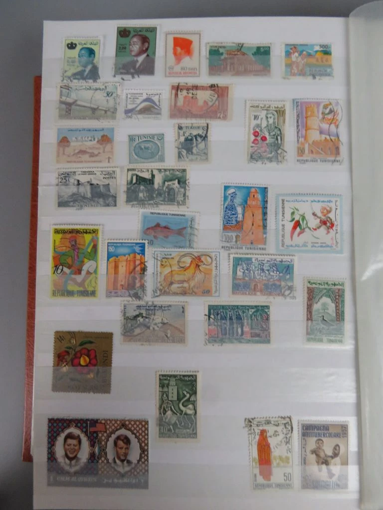 Postzegelverzameling in oranje album - foto 30