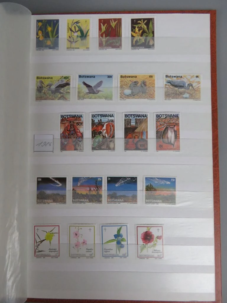 Postzegelverzameling in oranje album - foto 37