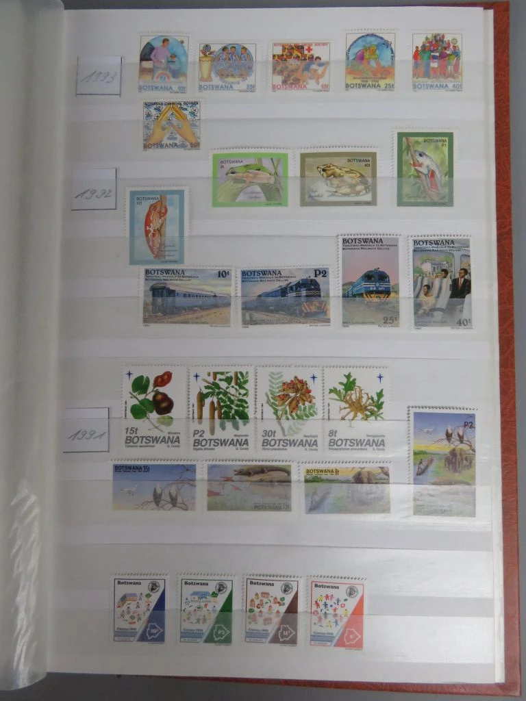 Postzegelverzameling in oranje album - foto 35