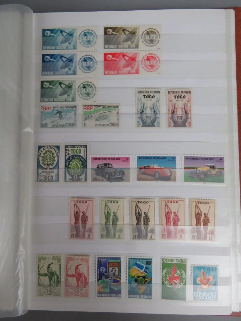 Postzegelverzameling in oranje album - foto 29