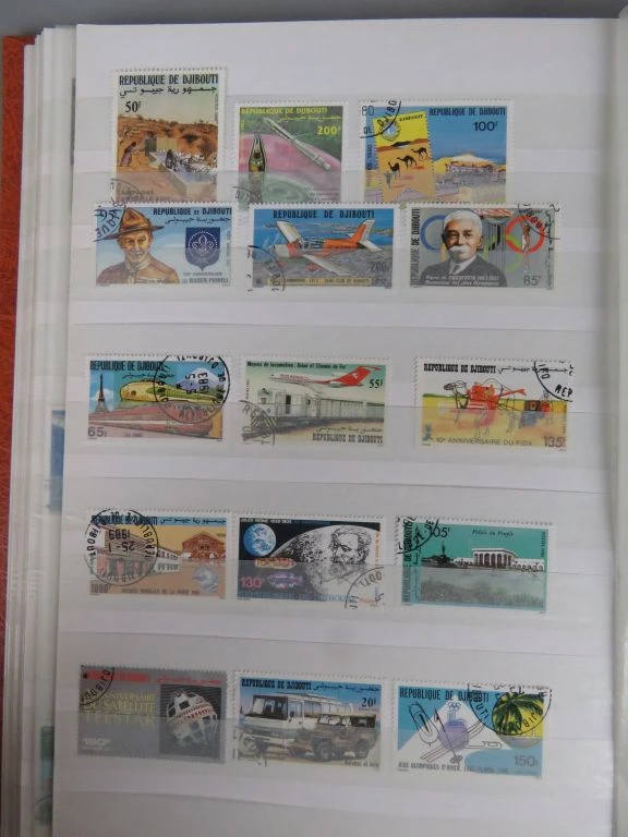 Postzegelverzameling in oranje album - foto 6