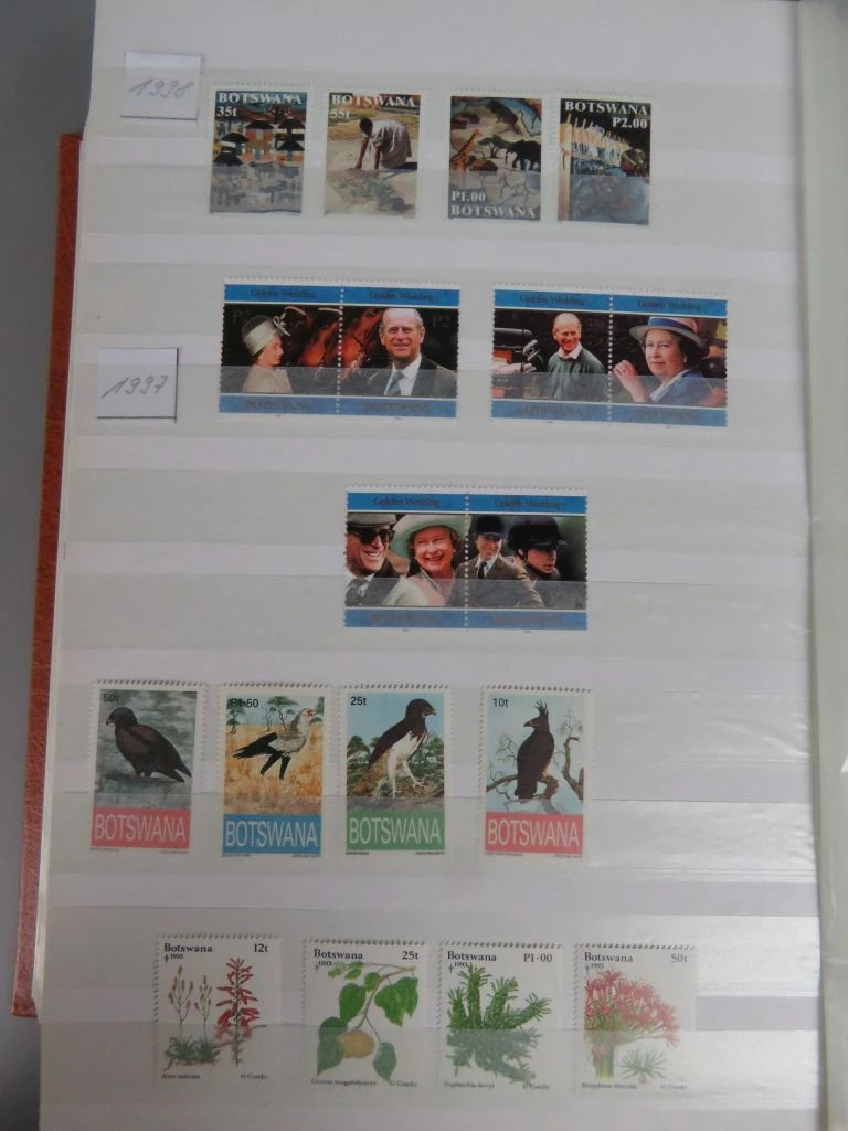 Postzegelverzameling in oranje album - foto 34