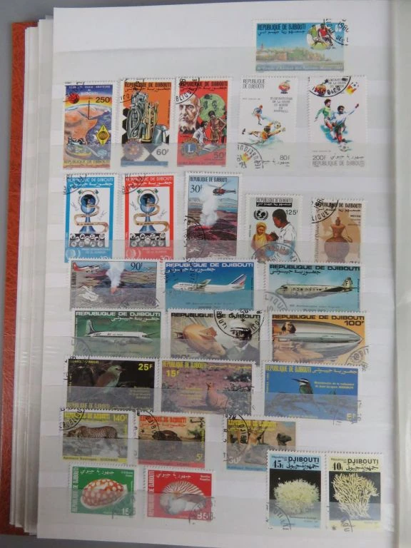 Postzegelverzameling in oranje album - foto 2