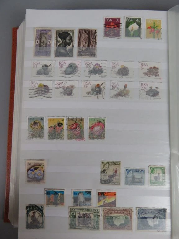 Postzegelverzameling in oranje album - foto 22