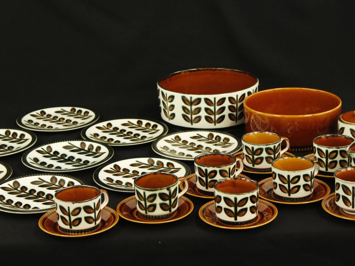 Boch Rambouillet servies met kopjes, schotels, borden en serveerschalen - foto 2