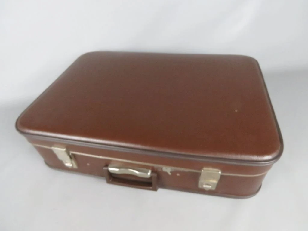 Vintage bruine reiskoffer met metalen sluitingen - foto 5