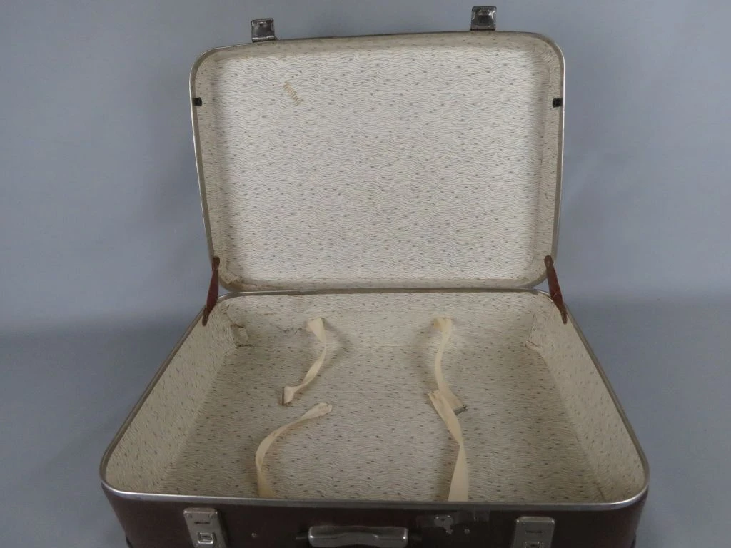 Vintage bruine reiskoffer met metalen sluitingen - foto 10