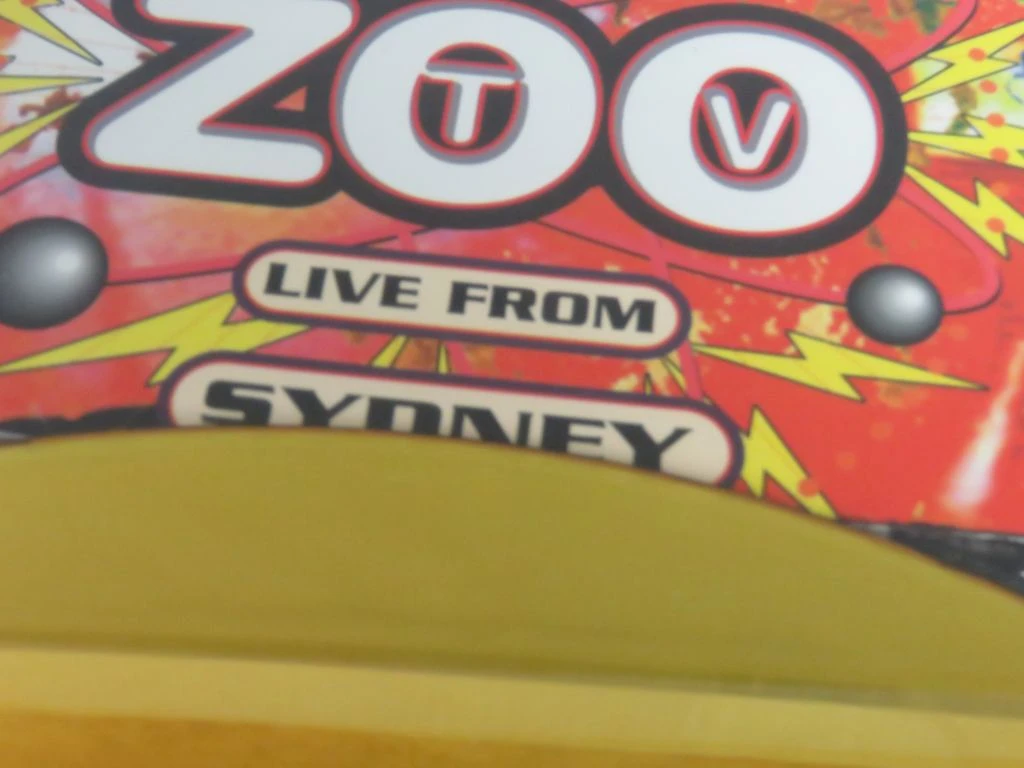 Ingelijste goudenkleurige laserdisc U2 Zoo Live from Sydney - foto 4