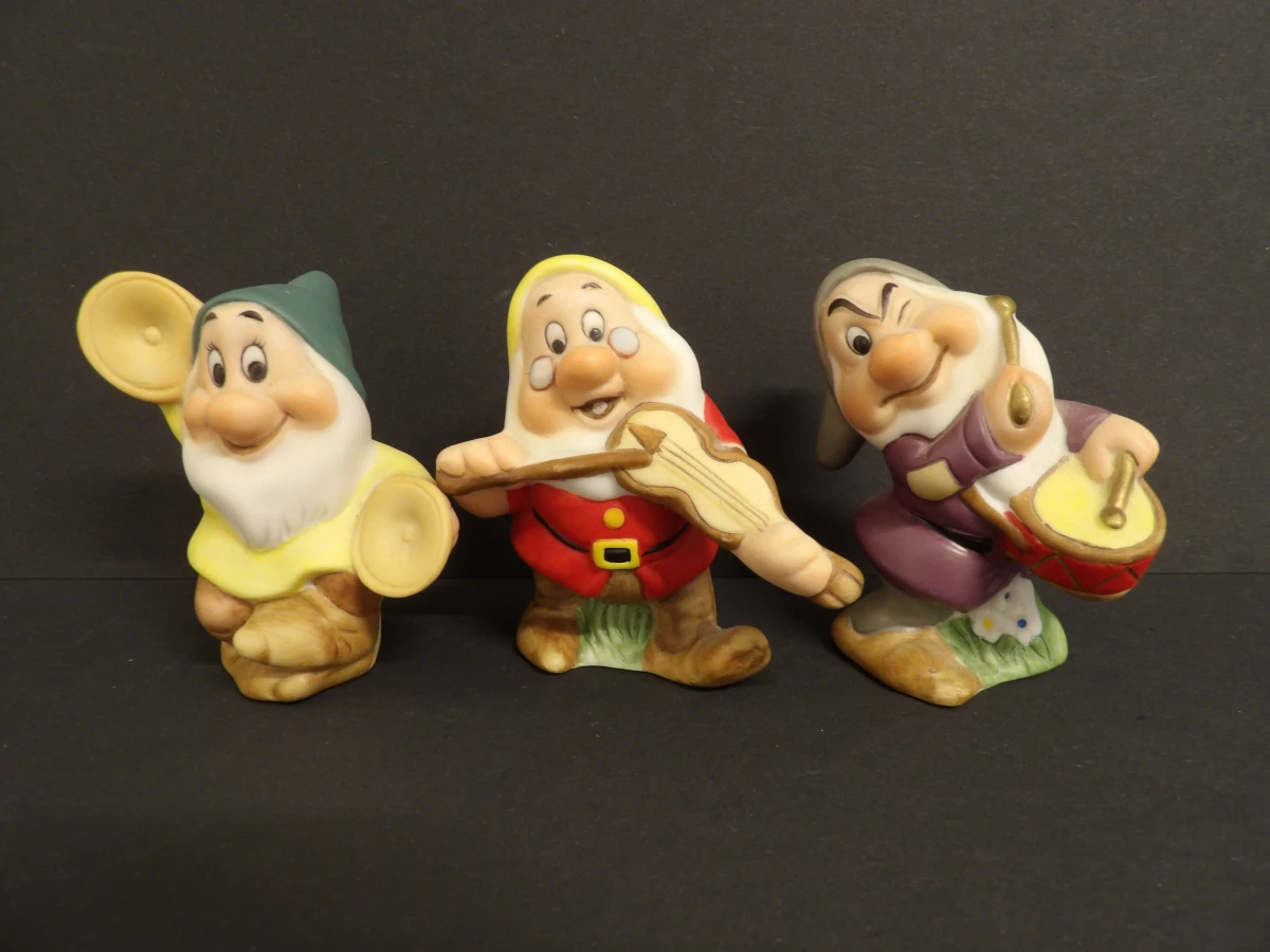 Porseleinen Sneeuwwitje en de zeven dwergen beeldjes - Schmid (Disney) - foto 4