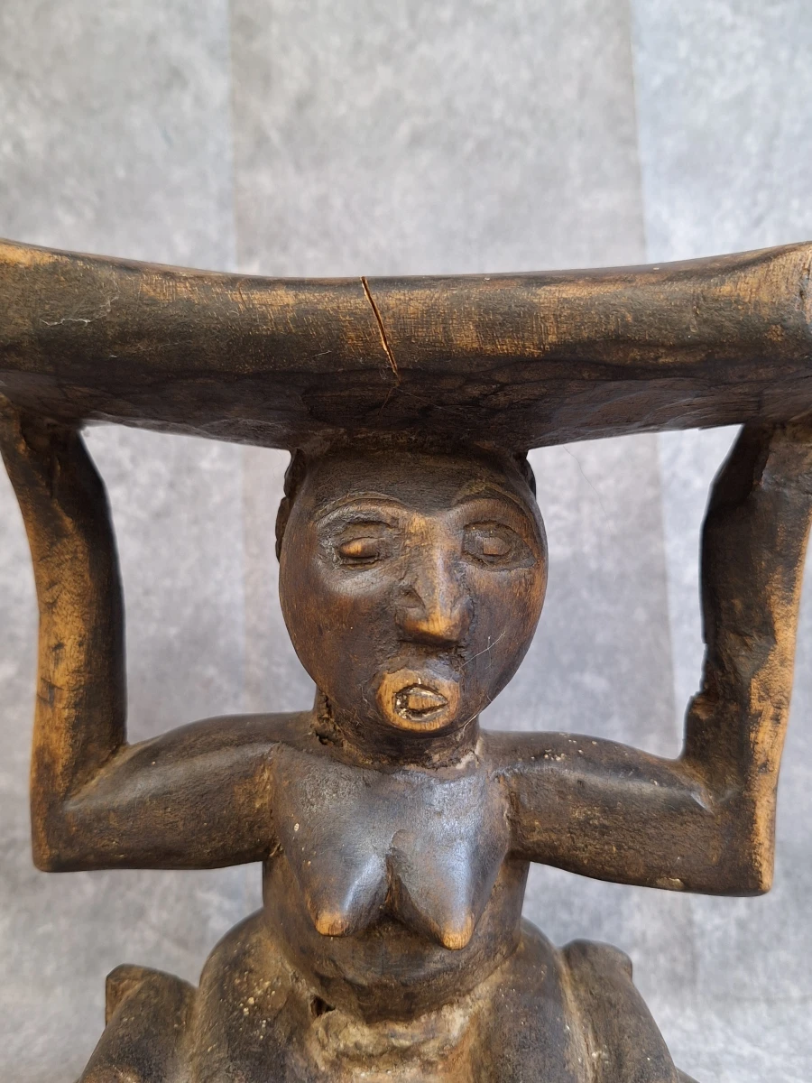 Handgesneden Afrikaanse caryatide-hoofdsteun of prestigekruk - Luba/Songye-stijl, Congo - foto 2