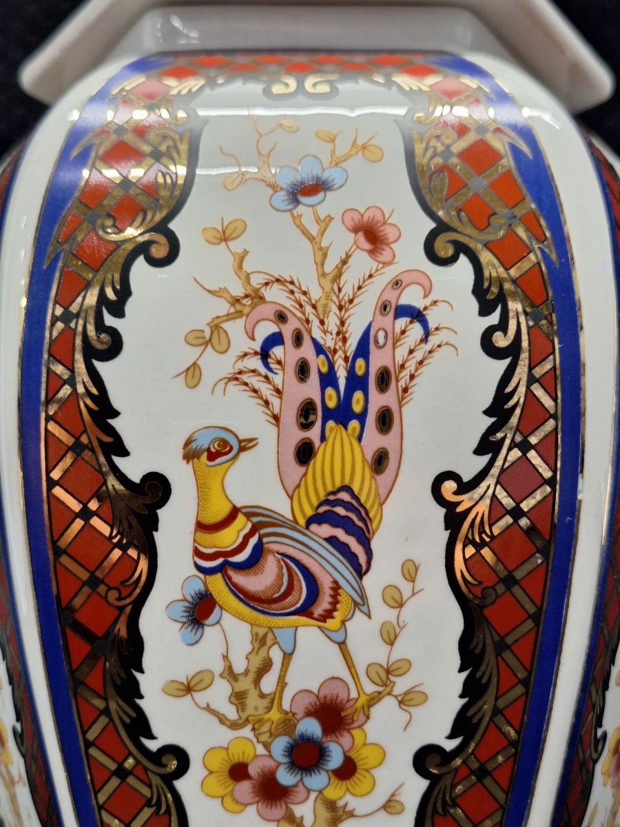 Vintage zeskantige Imari dekselvaas met pauwmotief van B&G - Made in Italy - foto 4