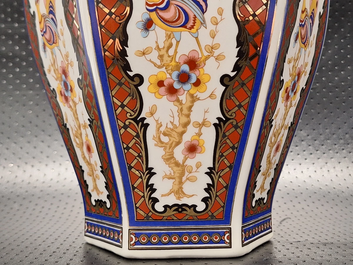 Vintage zeskantige Imari dekselvaas met pauwmotief van B&G - Made in Italy - foto 3