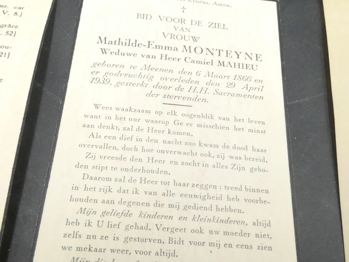 Doos met vintage prentbriefkaarten en wenskaarten - foto 6